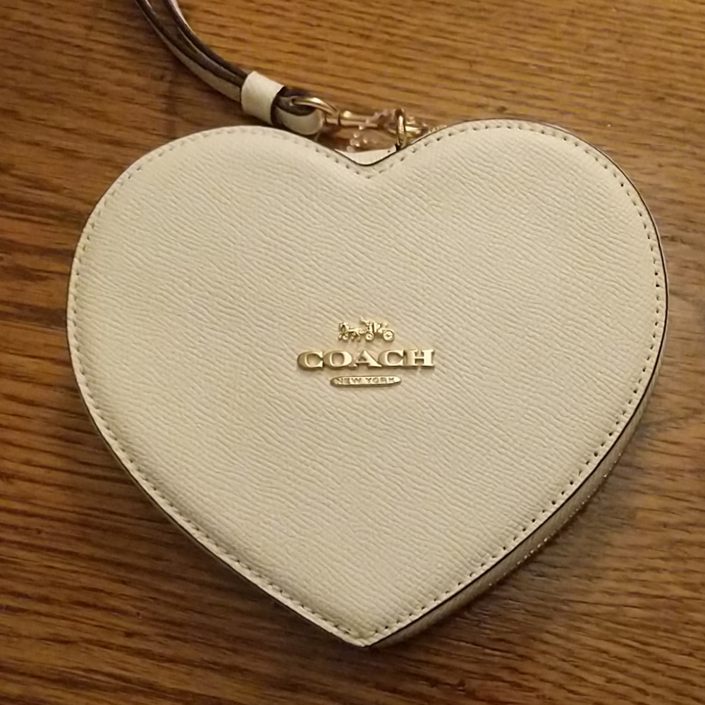 Coach Heart clutch